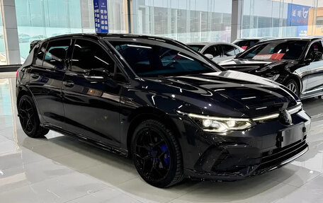 Volkswagen Golf VIII, 2023 год, 1 550 000 рублей, 3 фотография
