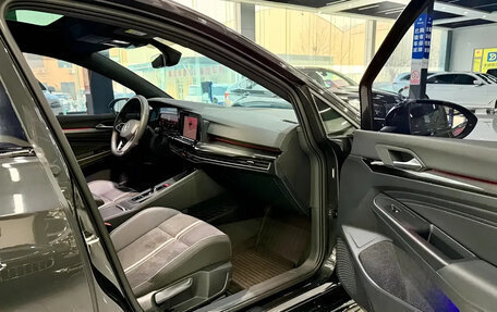 Volkswagen Golf VIII, 2023 год, 1 550 000 рублей, 9 фотография