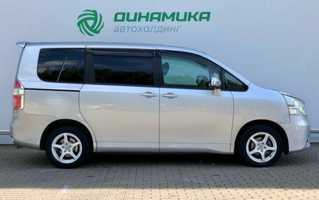 Toyota Noah III, 2009 год, 950 000 рублей, 4 фотография