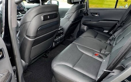Toyota Land Cruiser, 2023 год, 13 500 000 рублей, 13 фотография