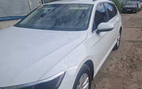 Volkswagen Passat B8 рестайлинг, 2016 год, 1 700 000 рублей, 2 фотография