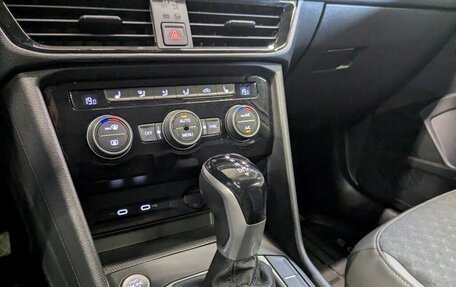 Volkswagen Taos, 2022 год, 2 450 000 рублей, 4 фотография