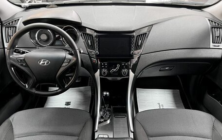 Hyundai Sonata VI, 2011 год, 945 000 рублей, 10 фотография