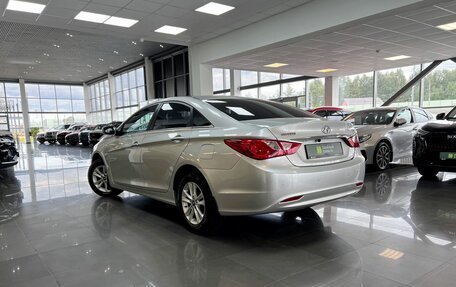 Hyundai Sonata VI, 2011 год, 945 000 рублей, 6 фотография