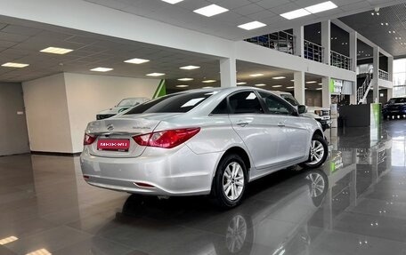 Hyundai Sonata VI, 2011 год, 945 000 рублей, 2 фотография