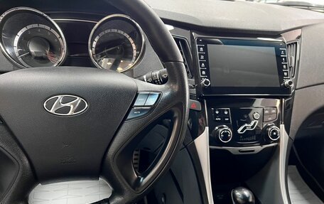 Hyundai Sonata VI, 2011 год, 945 000 рублей, 16 фотография