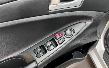 Hyundai Sonata VI, 2011 год, 945 000 рублей, 14 фотография
