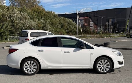 Opel Astra J, 2013 год, 800 000 рублей, 2 фотография