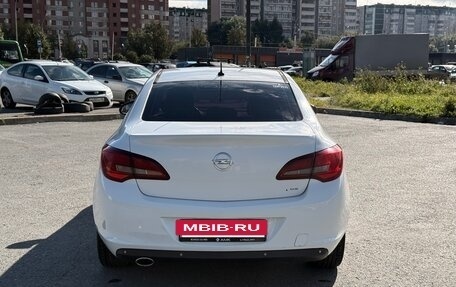 Opel Astra J, 2013 год, 800 000 рублей, 4 фотография