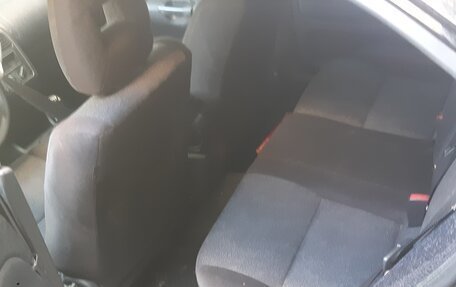 Mitsubishi Carisma I, 2003 год, 400 000 рублей, 1 фотография