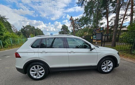 Volkswagen Tiguan II, 2018 год, 2 155 000 рублей, 3 фотография