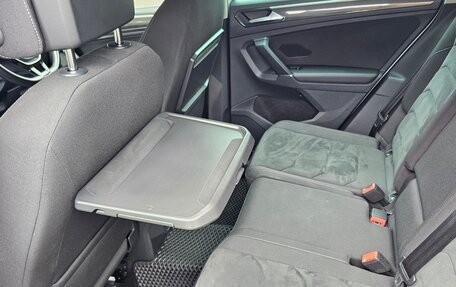 Volkswagen Tiguan II, 2018 год, 2 155 000 рублей, 10 фотография