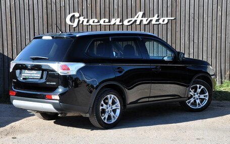 Mitsubishi Outlander III рестайлинг 3, 2014 год, 1 670 000 рублей, 5 фотография
