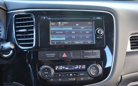 Mitsubishi Outlander III рестайлинг 3, 2014 год, 1 670 000 рублей, 10 фотография