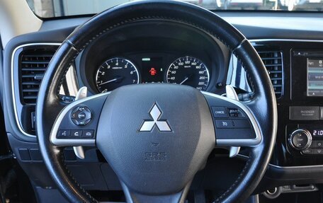 Mitsubishi Outlander III рестайлинг 3, 2014 год, 1 670 000 рублей, 14 фотография