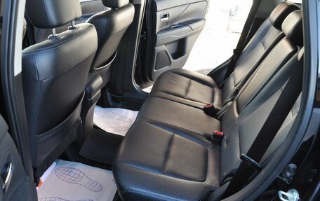 Mitsubishi Outlander III рестайлинг 3, 2014 год, 1 670 000 рублей, 12 фотография