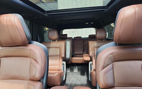 Lincoln Navigator, 2025 год, 12 450 000 рублей, 10 фотография