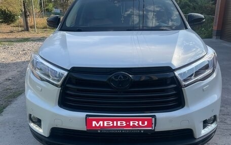 Toyota Highlander III, 2015 год, 2 950 000 рублей, 1 фотография