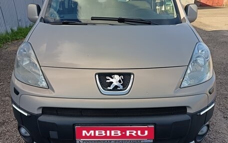 Peugeot Partner II рестайлинг 2, 2010 год, 580 000 рублей, 1 фотография