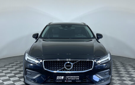 Volvo V60 Cross Country II, 2021 год, 3 397 000 рублей, 2 фотография