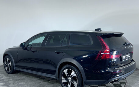 Volvo V60 Cross Country II, 2021 год, 3 397 000 рублей, 8 фотография