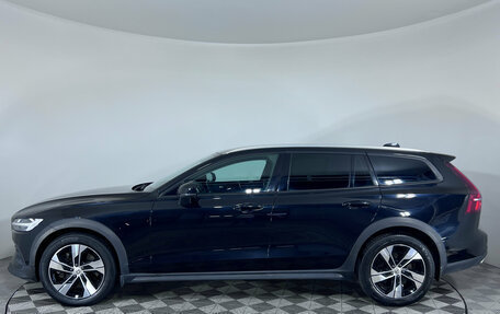 Volvo V60 Cross Country II, 2021 год, 3 397 000 рублей, 5 фотография