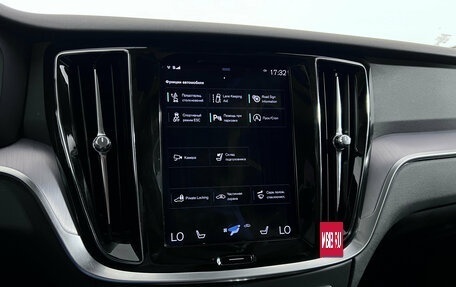 Volvo V60 Cross Country II, 2021 год, 3 397 000 рублей, 12 фотография