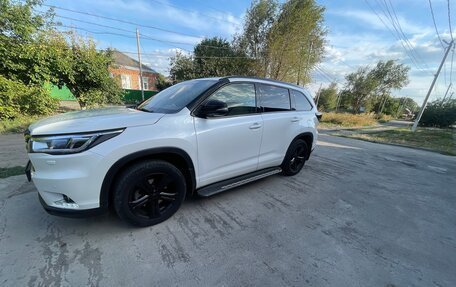 Toyota Highlander III, 2015 год, 2 950 000 рублей, 4 фотография