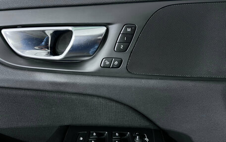 Volvo V60 Cross Country II, 2021 год, 3 397 000 рублей, 16 фотография