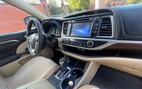 Toyota Highlander III, 2015 год, 2 950 000 рублей, 8 фотография