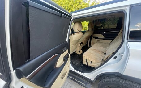 Toyota Highlander III, 2015 год, 2 950 000 рублей, 17 фотография