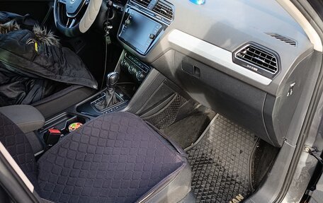 Volkswagen Tiguan II, 2018 год, 1 900 000 рублей, 3 фотография