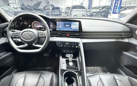 Hyundai Elantra, 2022 год, 1 250 000 рублей, 14 фотография