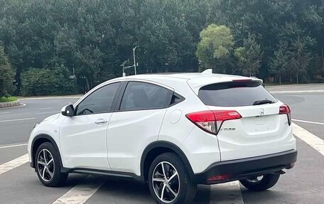 Honda Vezel, 2022 год, 1 290 000 рублей, 6 фотография