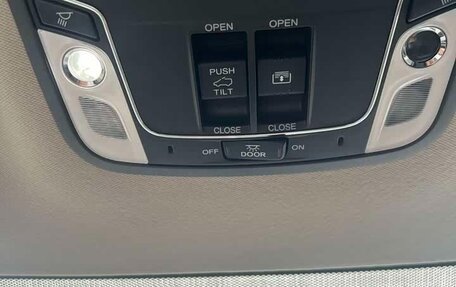 Honda Vezel, 2022 год, 1 290 000 рублей, 18 фотография