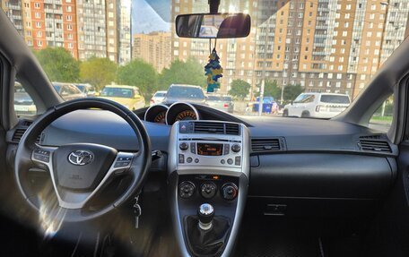 Toyota Verso I, 2010 год, 1 050 000 рублей, 8 фотография