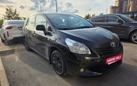 Toyota Verso I, 2010 год, 1 050 000 рублей, 2 фотография