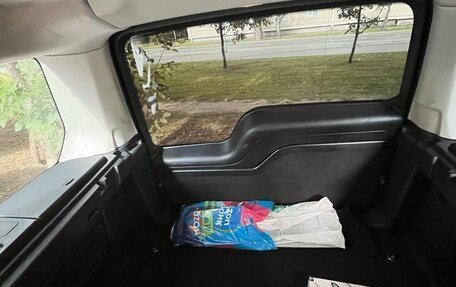 Land Rover Discovery III, 2008 год, 770 000 рублей, 16 фотография
