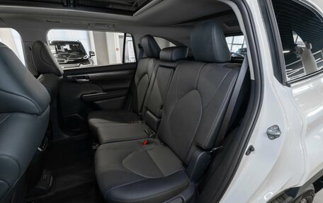Toyota Highlander, 2026 год, 6 000 000 рублей, 14 фотография