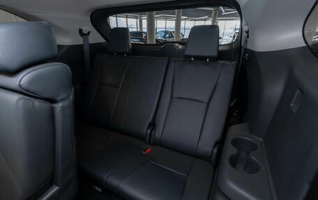 Toyota Highlander, 2026 год, 6 000 000 рублей, 16 фотография