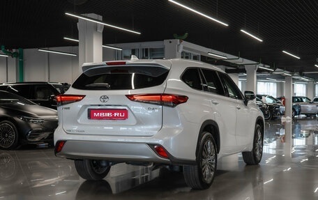 Toyota Highlander, 2026 год, 6 000 000 рублей, 5 фотография
