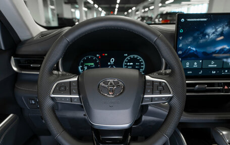 Toyota Highlander, 2026 год, 5 900 000 рублей, 11 фотография