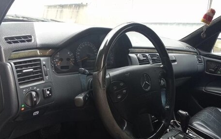 Mercedes-Benz E-Класс, 2001 год, 425 000 рублей, 10 фотография