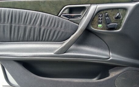 Mercedes-Benz E-Класс, 2001 год, 425 000 рублей, 8 фотография