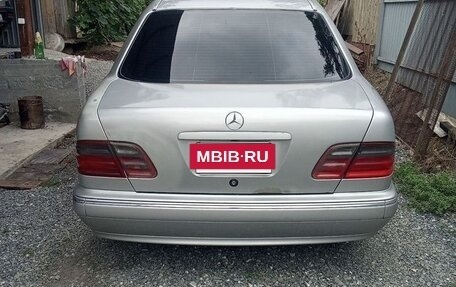 Mercedes-Benz E-Класс, 2001 год, 425 000 рублей, 3 фотография