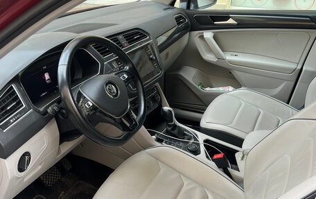 Volkswagen Tiguan II, 2017 год, 2 700 000 рублей, 3 фотография