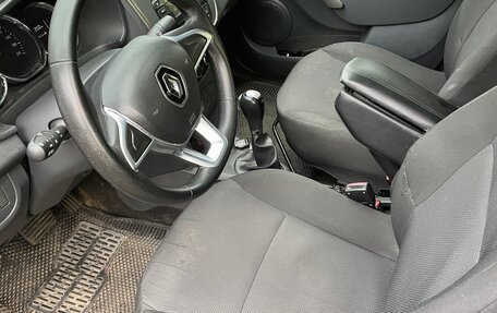 Renault Logan II, 2018 год, 690 000 рублей, 5 фотография