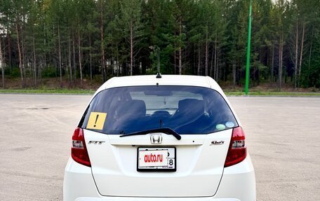 Honda Fit III, 2013 год, 900 000 рублей, 6 фотография