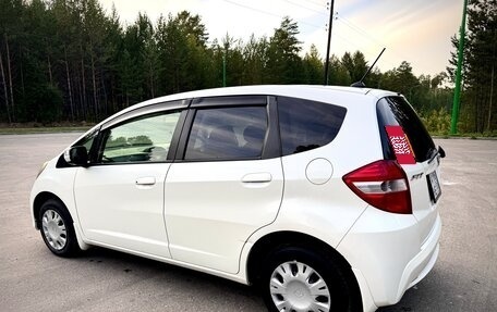 Honda Fit III, 2013 год, 900 000 рублей, 5 фотография