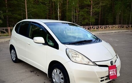 Honda Fit III, 2013 год, 900 000 рублей, 8 фотография